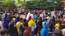 Car Free Day pada Minggu (6/11/2022) menjadi lebih spesial bagi warga Makassar dengan kehadiran La'eeb Sang Maskot Piala Dunia 2022 Qatar. Sambil menunggu kehadiran La'eeb, para warga disuguhi atraksi Marching Band lokal. (Procomm Surya Citra Media)