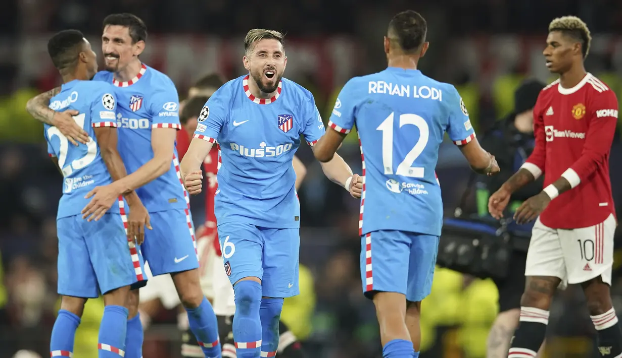 Manchester United. Atletico Madrid baru saja menyingkirkan MU di babak 16 Besar Liga Champions 2021/2022. Di leg pertama di kandang Atletico (23/2/2022) skor imbang 1-1. Sementara di leg kedua (15/3/2022) Atletico menang 1-0. Atletico Madrid menang agregat 2-1. (AP/Dave Thompson)
