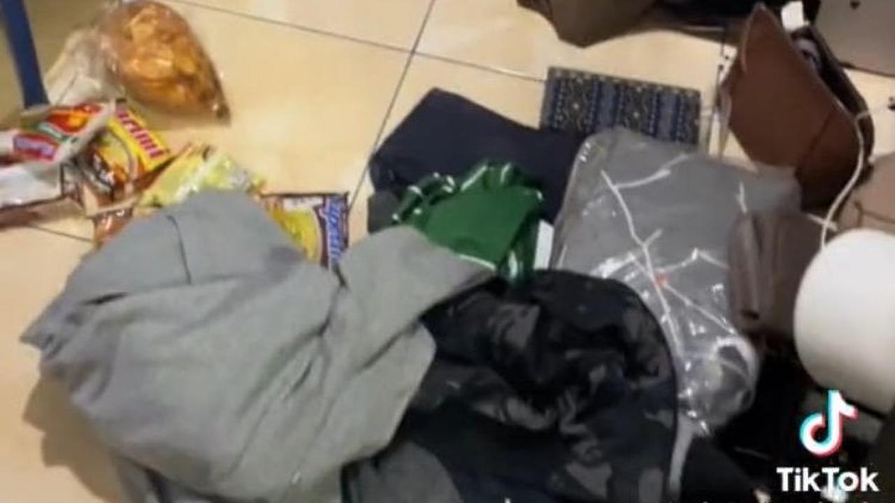 Kamar Berantakan
