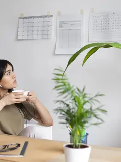 Teruslah mencari solusi dari masalah-masalah saat memulai kerja. (foto: jcomp/freepik)