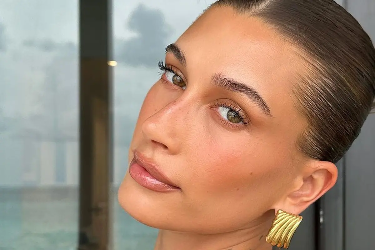 Cara Membuat Underpainting Makeup dari MUA Kendall Jenner & Hailey Bieber, Kunci Tampil Flawless Natural