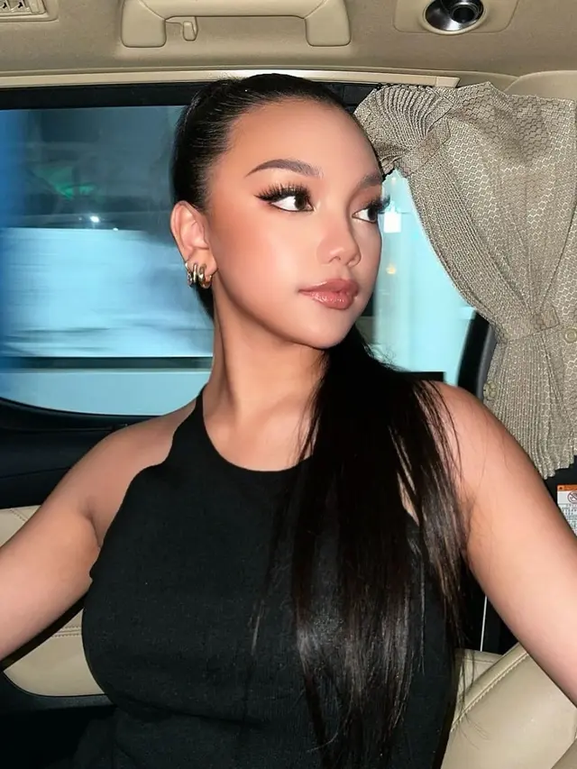 Makeup Flawless Naura Ayu Terpampang Sempurna di Foto Flashproof (Instagram/@naura.ayu)