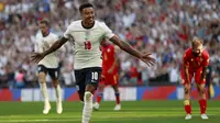 Pada menit ke-16 Inggris memimpin 1-0 berkat gol Jesse Lingard. Ia melepaskan sepakan mendatar ke pojok kiri gawang andorra yang gagal diantisipasi kiper Josep Gomes usai menerima umpan Bukayo Saka. (Foto: AP/Ian Walton)