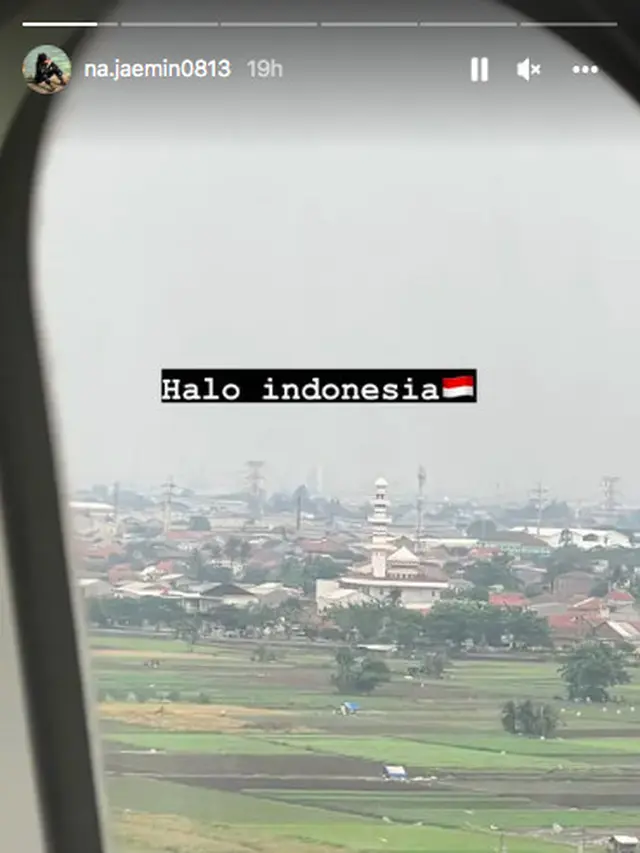 Potret NCT Dream Tiba di Jakarta, Disambut Meriah Penggemar di Bandara