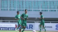 Pemain PSMS Medan tengah menjalani latihan di Stadion Pakansari, Cibinong, Rabu (22/12/2021) sore, jelang laga 8 besar Liga 2 2021 menghadapi Martapura Dewa United yang digelar di stadion yang sama pada Kamis (23/12/2021). (Bola.com/Nandang Permana)