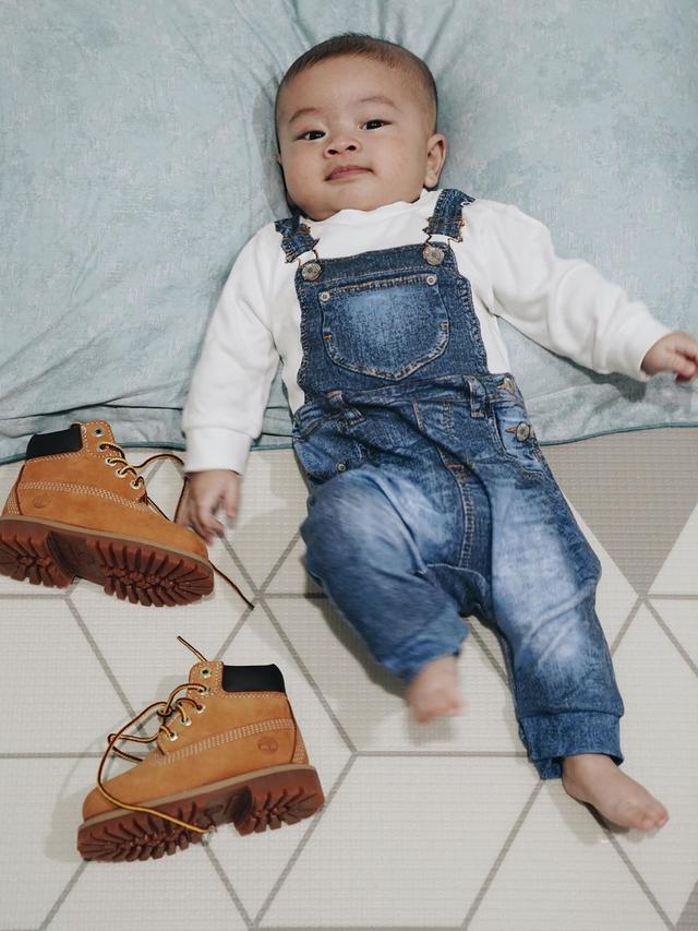 5 Gaya Zayn Sadavir, Putra Syahnaz Sadiqah saat Pakai Topi Hingga Peci