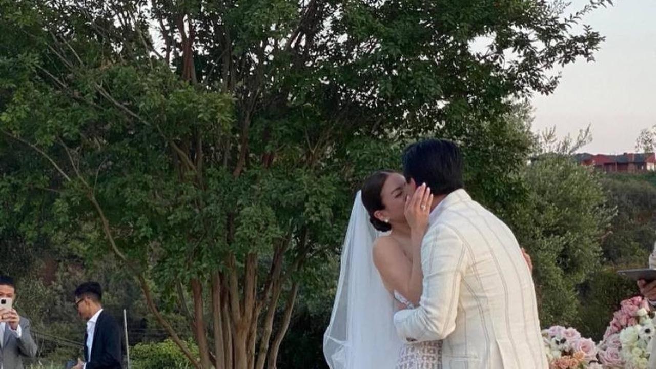 Sudah Boleh Mencium Sang Istri Usah Sah Menikah
