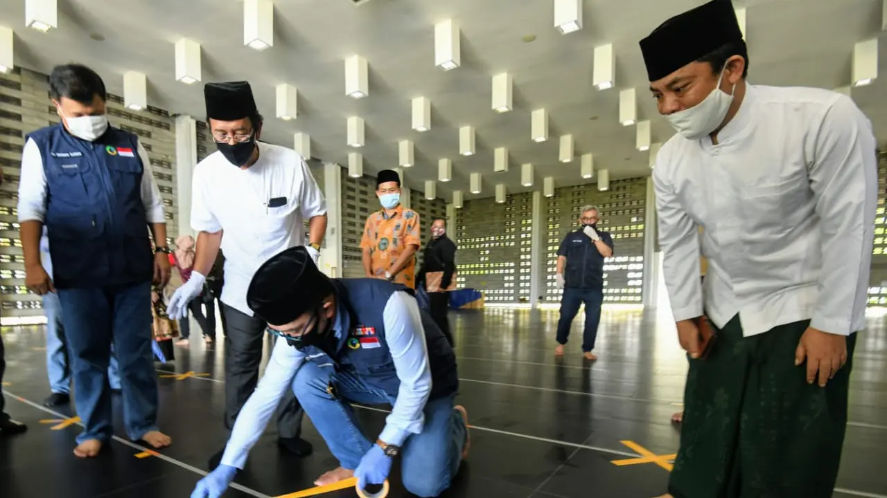 Corona di Jawa Barat, Ridwan Kamil