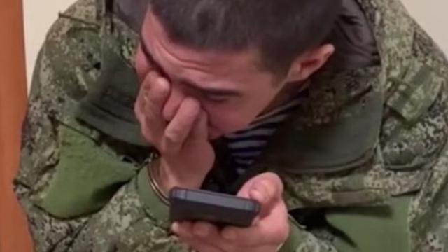 Tentara Rusia yang Tertangkap Menangis Saat Menelepon Keluarga: Saya Dikirim ke Kematian