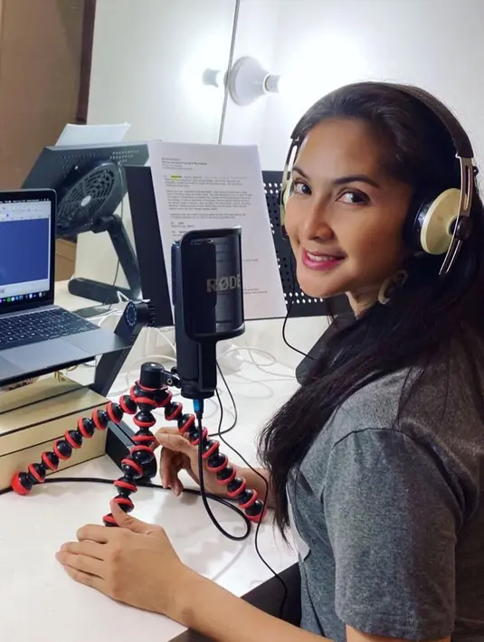 Di samping itu, Maudy pun di masa pandemi ini justru menemani sang anak memasuki masa remajanya. Banyak hal yang mereka lakukan, mulai dari berolahraga hingga bermain. (Instagram/maudykoesnaedi)