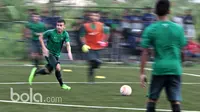 Pemain Timnas Indonesia U-19, Egy Maulana Vikri saatmengikuti latihan bersama rekan-rekannya di Lapangan NYTC-PSSI Sawangan, Rabu (1/3/2017). (Bola.com/Nicklas Hanatubun)