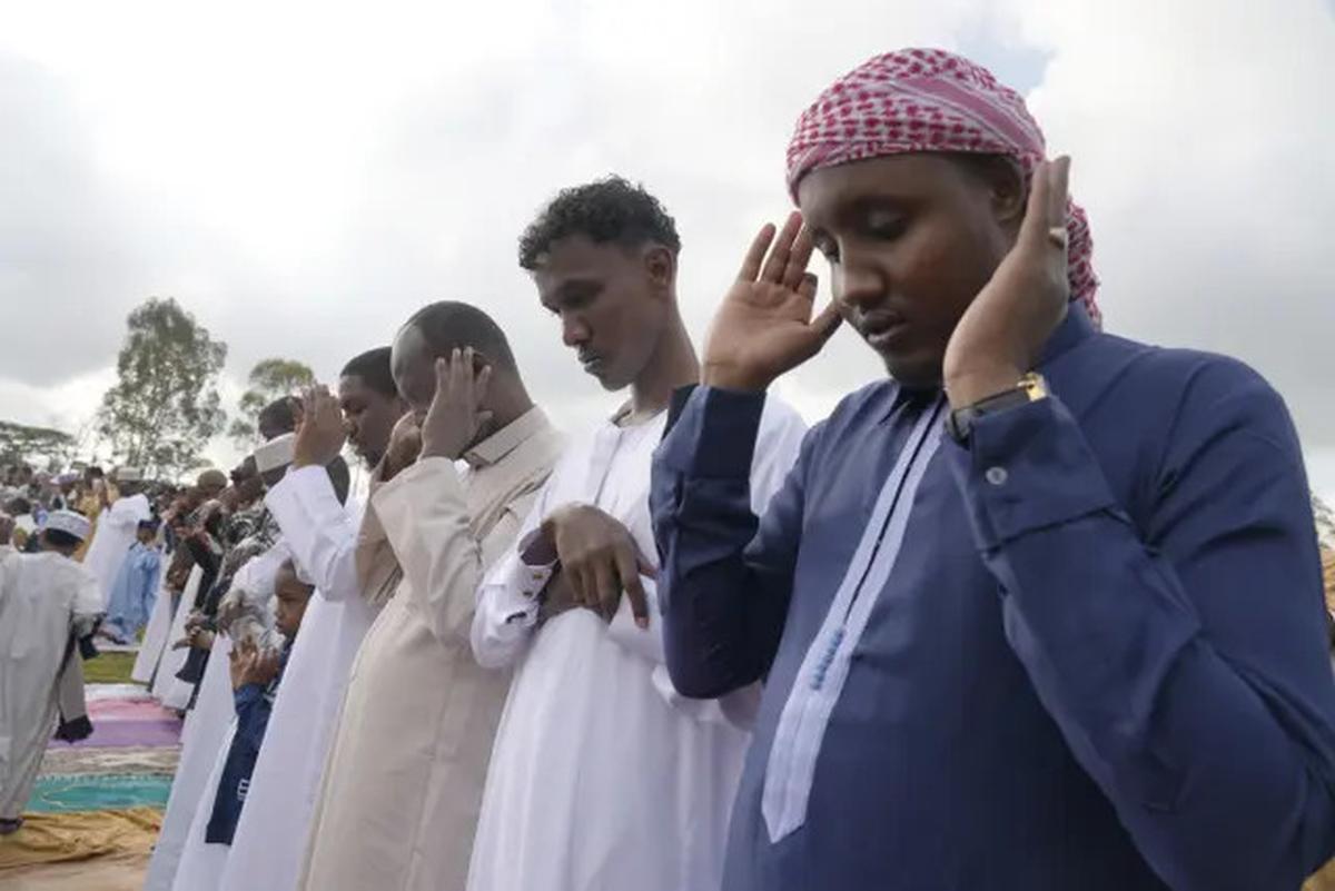 Sholat Idul Adha Jatuh Hari Jumat, Apakah Wajib Tetap Jumatan?