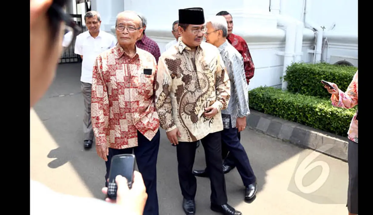 Kedatangan tim Independen yang beranggotan sembilan orang ini akan menyampaikan hasil rapat mereka kepada presiden sekaligus memberikan masukan terkait kisruh antara Polri-KPK, Jakarta, Rabu (28/1/2015). (Liputan6.com/Faizal Fanani)
