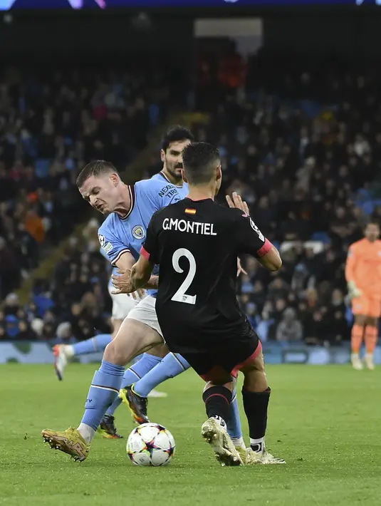 selama pertandingan grup G Liga Champions di stadion Etihad di Manchester, Inggris, Kamis (3/11/2022). Kemenangan ini memantapkan posisi Man City sebagai juara Grup G dengan mengoleksi 14 poin. (AP Photo/Rui Vieira)