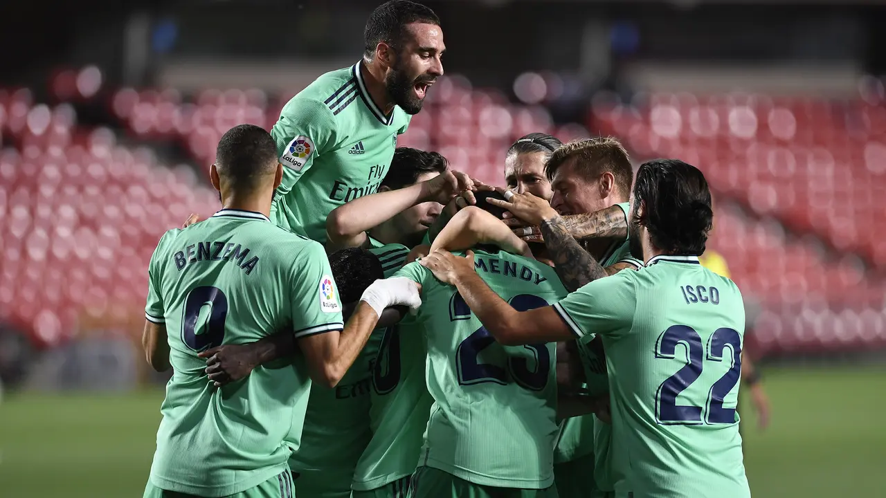 Kalahkan Granada, Real Madrid Menuju Gelar Juara La Liga