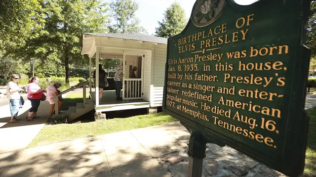 Elvis Presley Birthplace and Museum