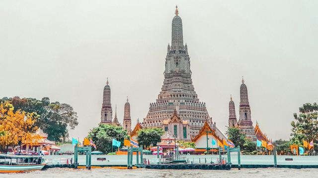 Wat Arun Temple