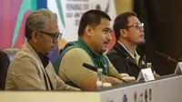 Menteri Pemuda dan Olahraga (Menpora), Dito Ariotedjo, saat mengikuti konferensi pers di Media Center PEPARNAS XVII Solo 2024 di The Royal Surakarta Heritage Solo, Minggu (6/10/2024). (Bola.com/Radifa Arsa)