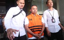 FOTO: Baru 9 Bulan Jadi Gubernur Riau, Abdul Wahid Digelandang KPK dalam Kasus Pemerasan