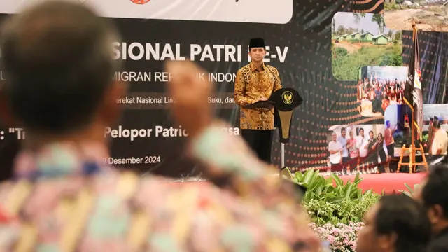 Menteri Transmigrasi Muhammad Iftitah Sulaiman Suryanagara saat membuka Musyawarah Nasional (Muns) ke-V Perhimpunan Anak Transmigrasi Republik Indonesia (PATRI) di Gedung Kementrans RI, Kalibata Jakarta Selatan, Rabu, 18 Desember 2024.
