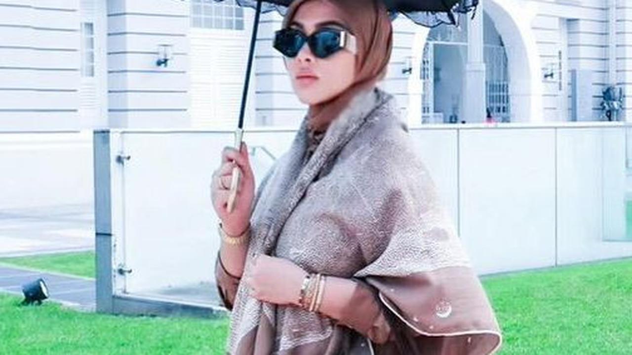 Cantik dan Elegan, Intip Deretan Foto Syahrini saat Jalan-jalan di Singapura