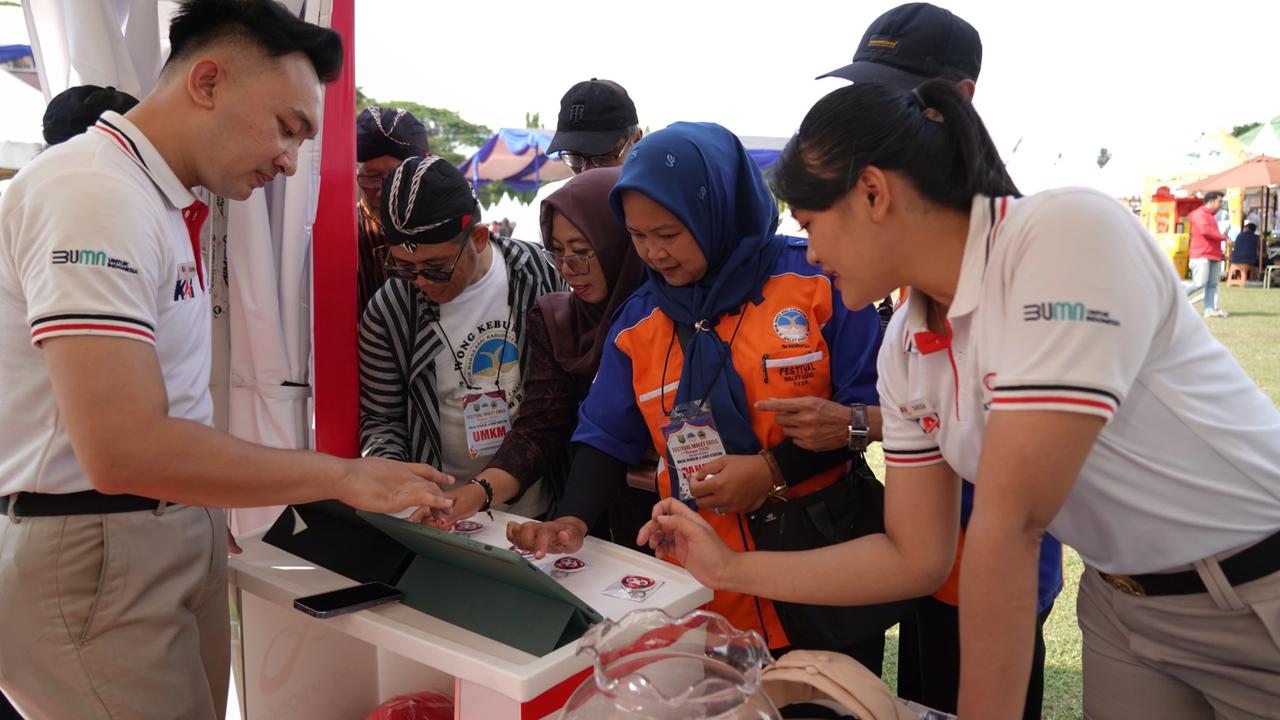 FOTO: LRT Jabodebek Dukung Transportasi Publik di Festival IWE 2026