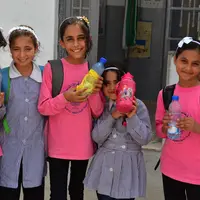 Mulai sekarang, yuk bawa minum sendiri dari rumah saat bepergian.