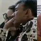 Gatot Pujo Nugroho akhirnya memenuhi panggilan KPK. Seorang pria asal India memecahkan rekor dunia minum saus tomat dengan sedotan.