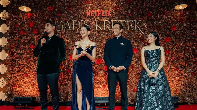 Penampilan Tegas Dian Sastrowardoyo Tuai Pujian di Premiere Gadis Kretek, Berkat Makeup Bold dan Gaun Rancangan Putra Capres Prabowo