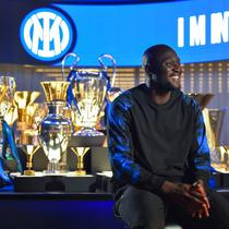 Romelu Lukaku menumpahkan kebahagiannya setelah resmi kembali ke Inter Milan sebagai pemain pinjaman dari Chelsea. (dok. Inter Milan)