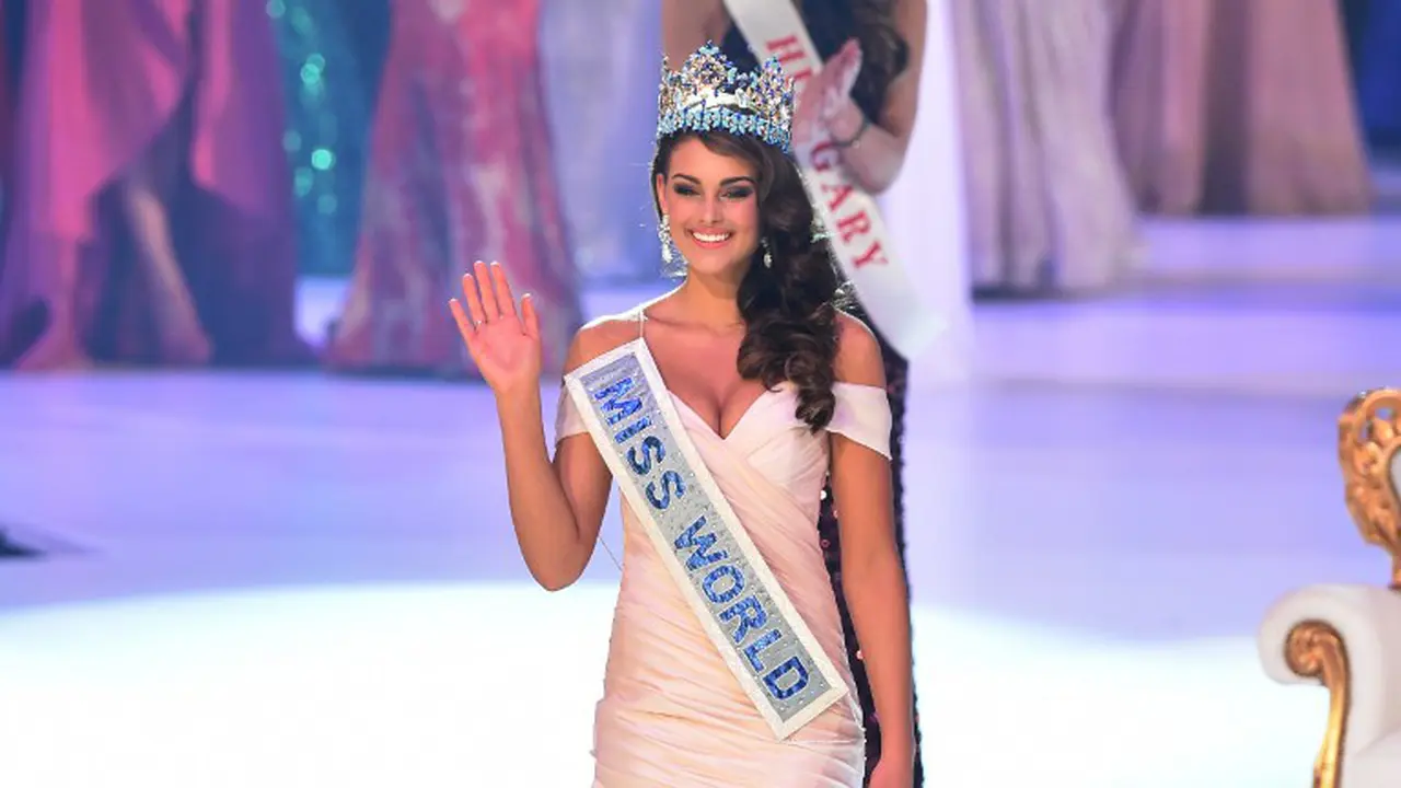 Rolene Strauss Raih Gelar Miss World 2014