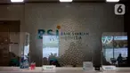 Nasabah saat menunggu layanan Bank BSI di Kantor Cabang BSI Thamrin, Jakarta Pusat, Rabu (10/5/2023). (Liputan6.com/Johan Tallo)