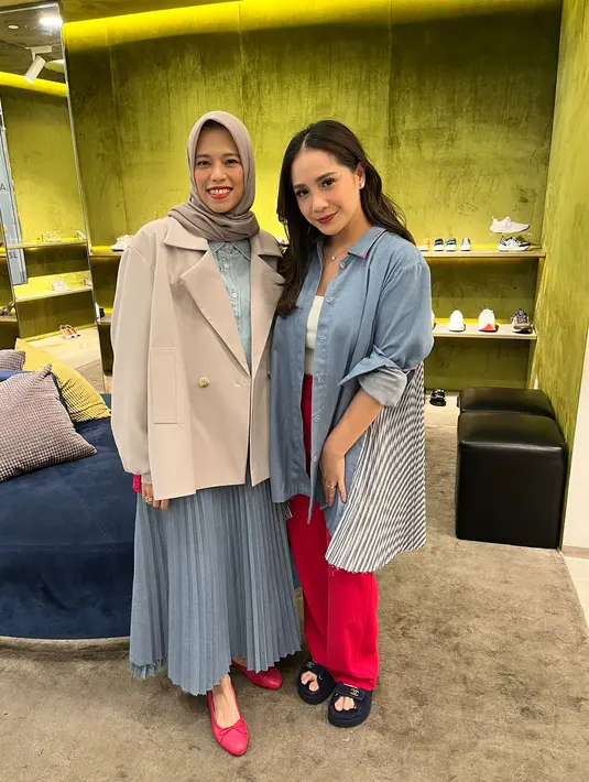 <p>Kabar baik kembali disuguhkan oleh Nagita Slavina. Sebagai artis multitalenta papan atas Indonesia, ia seakan tak pernah berhenti menyajikan karya teranyar yang apik. [Foto dok: IKYK X NAGITASLAVINA.]</p>
