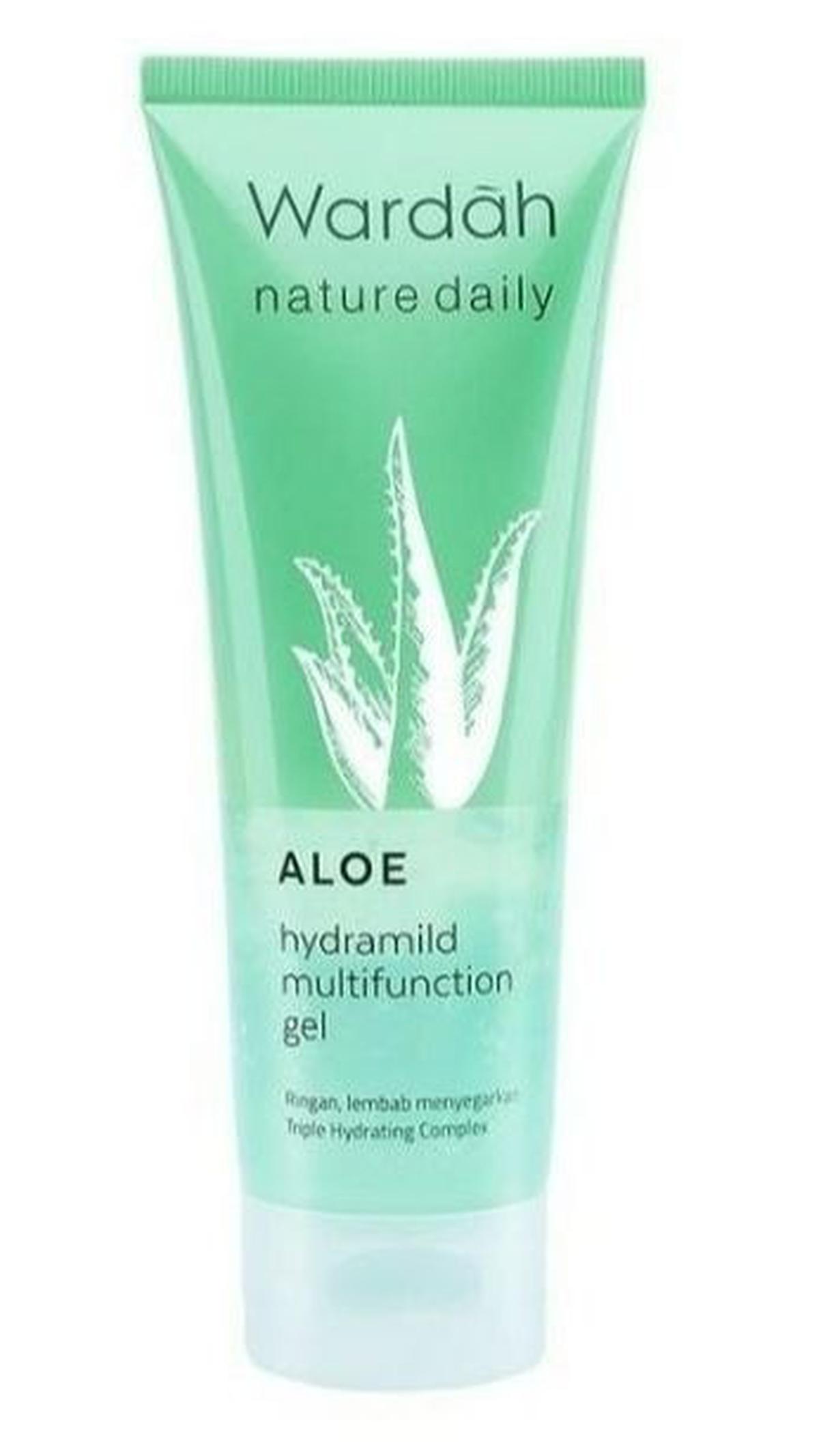 8. Wardah Nature Daily Aloe Hydramild Moisturizer Cream