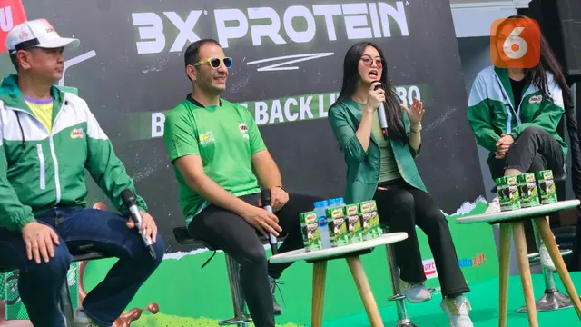 Ayu Anisadiyah menjelaskan manfaat whey protein sebagai nutrisi penting untuk membentuk massa otot, memperbaiki jaringan tubuh, dan mendukung gaya hidup sehat yang aktif setiap hari. (Foto: Aditya Eka Prawira/Liputan6.com)