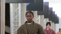 Zaya Wade, putri dari mantan pemain NBA Dwyane Wade jadi model nepo-baby terbaru saat berjalan di show Miu Miu di Paris Fashion Week (Foto: Dok. Miu Miu)