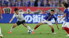 Menyisakan 5 laga lagi menuju akhir musim, J1 League 2023 sementara dipuncaki oleh Vissel Kobe yang mengoleksi 58 poin, unggul 4 poin dari tim peringkat kedua, Yokohama F. Marinos yang sama-sama telah memainkan 29 laga. Persaingan keduanya pun diyakini akan berlangsung hingga akhir musim, namun dapat saja berakhir lebih cepat jika salah satu tim terpeleset. Pada pekan ke-30 yang akan berlangsung pada Sabtu, 21 Oktober 2023 kedua tim akan sama-sama bertanding dalam laga yang akan disiarkan langsung di kanal YouTube J.League Internasional. (J.LEAGUE)