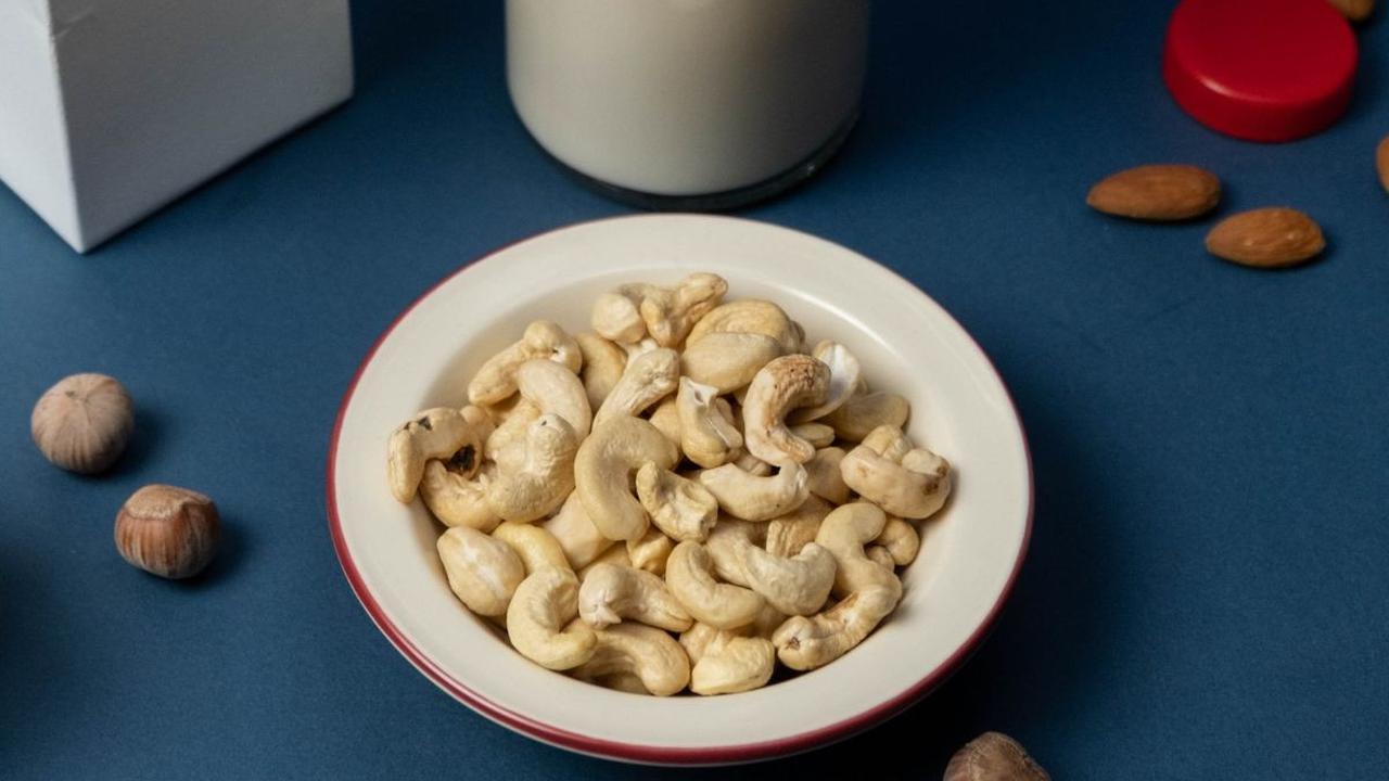 4. Susu Mete (Cashew Milk)