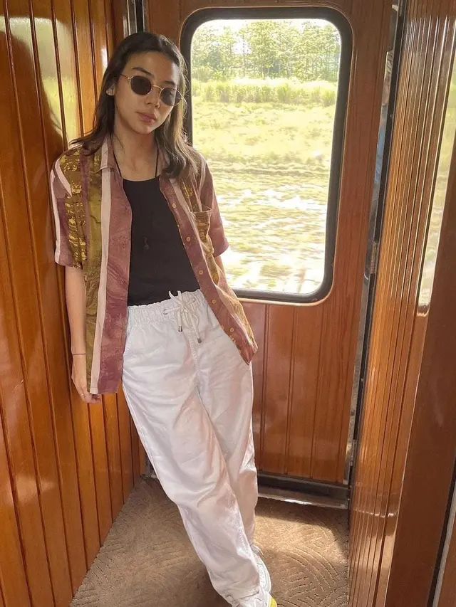 Outfit Simpel Adinda Thomas