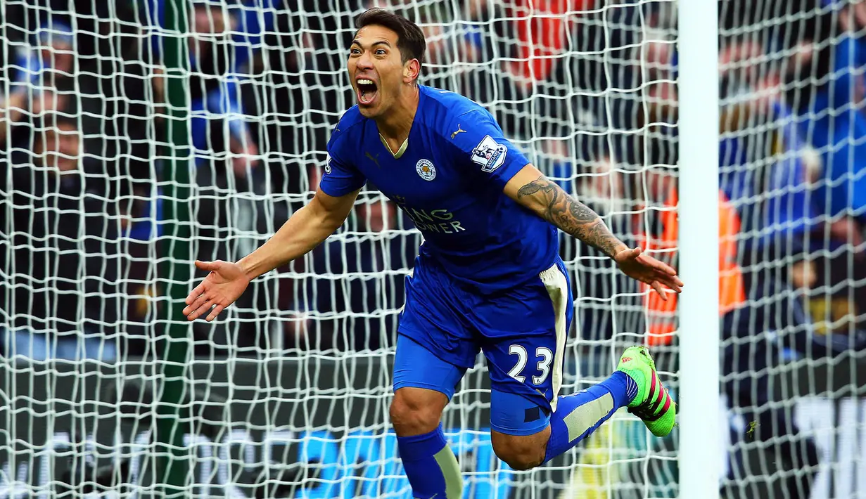 4. Leonardo Ulloa - 18 Gol. (EPA/Tim Keeton)