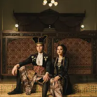 Menjelang hari bahagia mereka, pasangan ini kembali membagikan potret prewedding terbaru yang langsung mencuri perhatian publik. [@elelrumi].