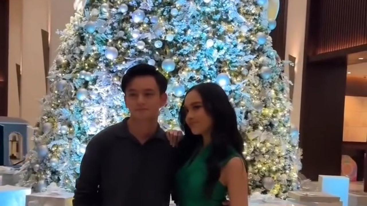 Potret Lyodra dan Randy Martin Rayakan Natal Bersama dengan Romantis