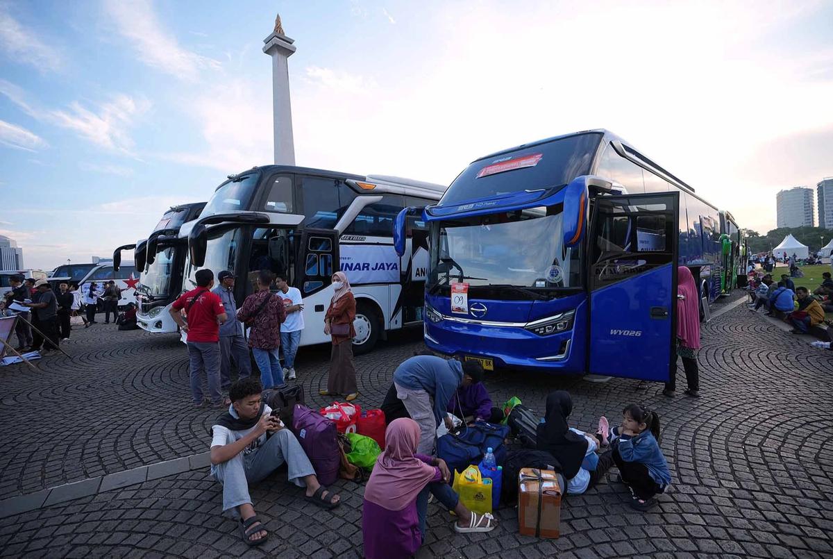 FOTO: Ribuan Warga Ikuti Mudik Gratis Pemprov DKI Jakarta