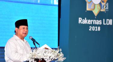 Kehangatan Prabowo Subianto Saat Hadiri Rakernas LDII