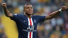 Kylian Mbappe asal Paris Saint-Germain berusia 20 tahun menjadi buruan termahal musim ini. Real Madrid dan Liverpool adalah 2 klub yang berminat dengannya. Namun, perlu menyiapkan fee hingga 240 juta pound untuk meminang penyerang Prancis ini. (AFP/Ronny Hartmann)