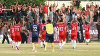 Persik Kediri menjaga rekor tak terkalahkan di empat laga ISC B 2016 dengan mengalahkan Persatu 2-0, Minggu (22/5/2016). (Bola.com/Robby Firly)