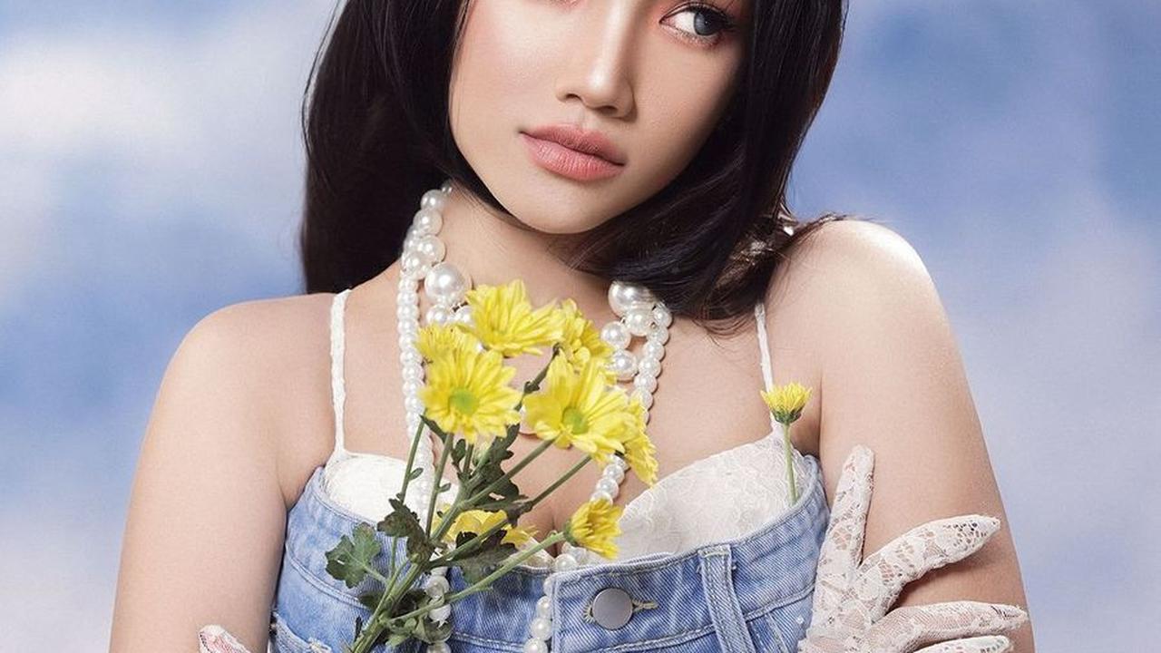 7 Potret Fuji dalam Photoshoot Terbaru, Tampil Cantik dan Cute Abis - Disebut Mirip Katy Perry hingga Ussy Sulistiawaty