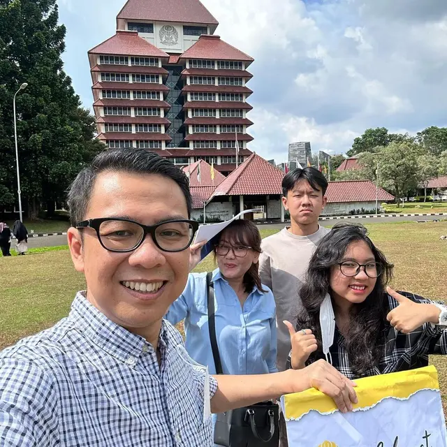 6 Potret Kenangan Hilbram Dunar dan Keluarga, Meninggal Dunia di Usia 48 Tahun