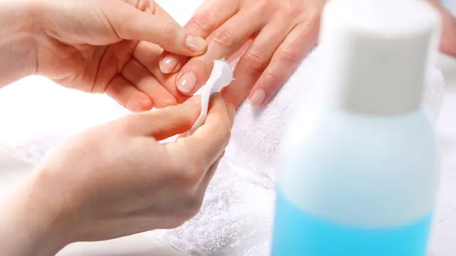 Perhatikan 3 Hal Ini agar Nail Extension-Mu Tidak Merusak Kuku