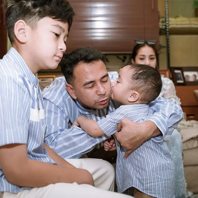 Momen lebaran keluarga Raffi Ahmad dan Nagita Slavina. (Foto: Instagram/raffinagita1717)